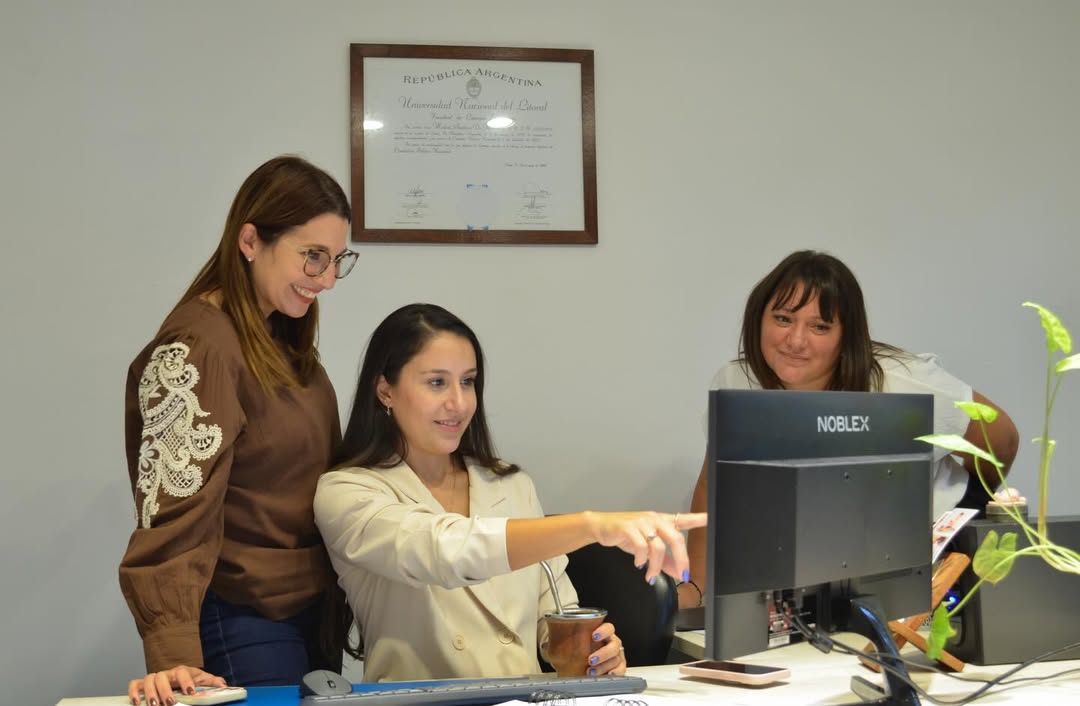 Equipo de Tiempo LISTO: Taiana Gelmi, Melisa Andrea De Michelis y Natalí Machuca